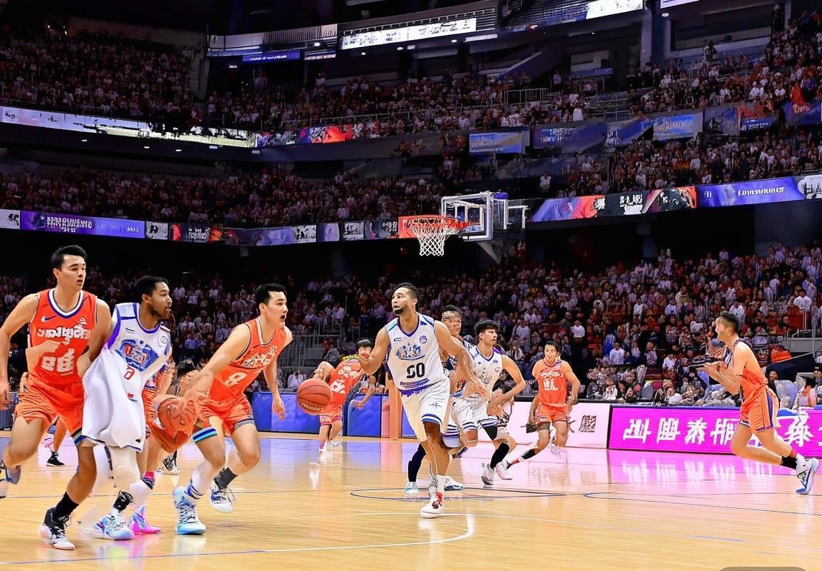 2019 CBA粤鲁巅峰对决：激情碰撞与战术解析(图2)